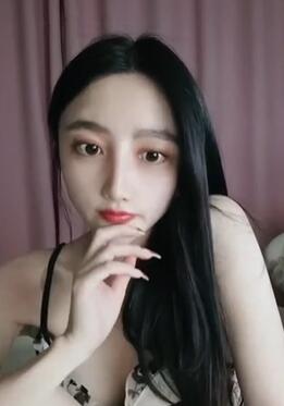 长发高颜值妹子傲人身材张开腿