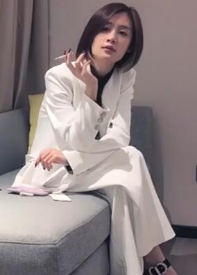 文轩第二场约了个小陈以前约过的白色外套短髮妹子