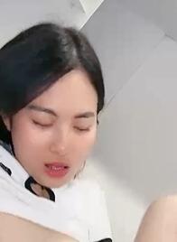 气质短发小美女主动骑乘直播视频流出