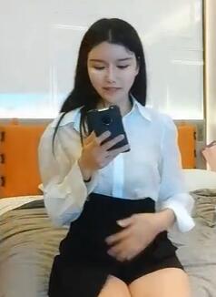 新一代女专题04-04偷拍直播两老哥以为捡了大便宜