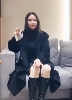 文轩专题01-10黑色长衣整容脸外围女