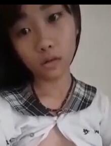 应聘兼职遭流出,脱衣自玩两球非常清纯