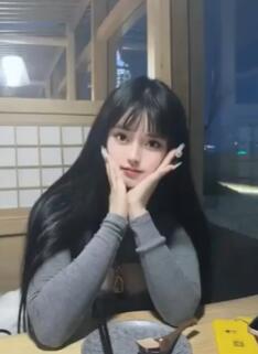 超高颜值美少女萝莉美胸罕见露脸