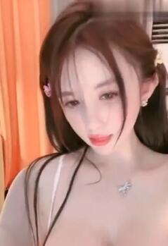 最近超火又欲又纯的主播禾书好美
