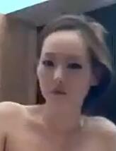 最近超火求片韩国情侣女主极美骑在男主身上