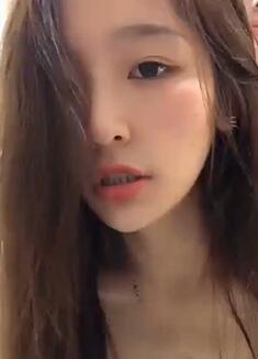 中经贸学院童颜校花嫩妹李晓雅与男友私拍