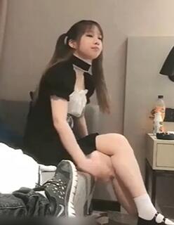 自拍狼哥广州高端会所嫖妓黑丝眼镜女技师