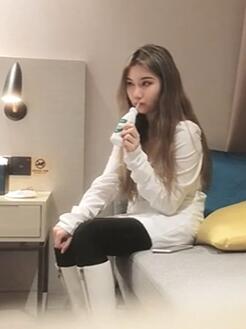 太子高价网约校园女神大三兼职学生妹